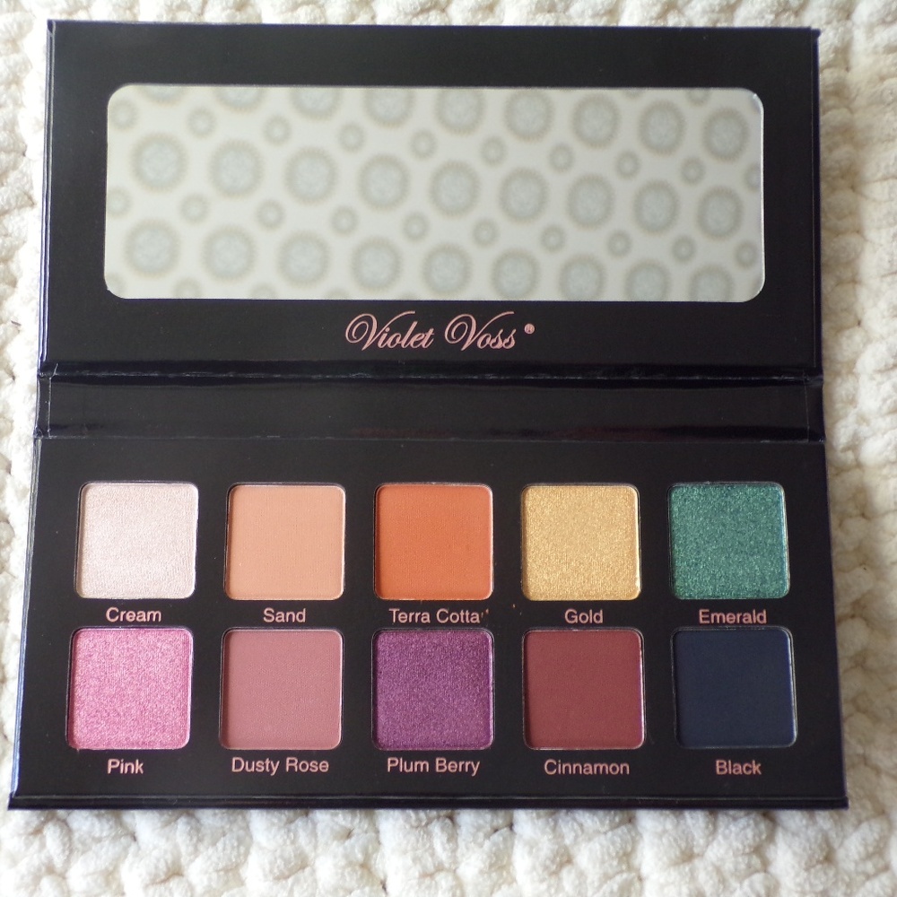 Violet Voss Essentials Pro Palette